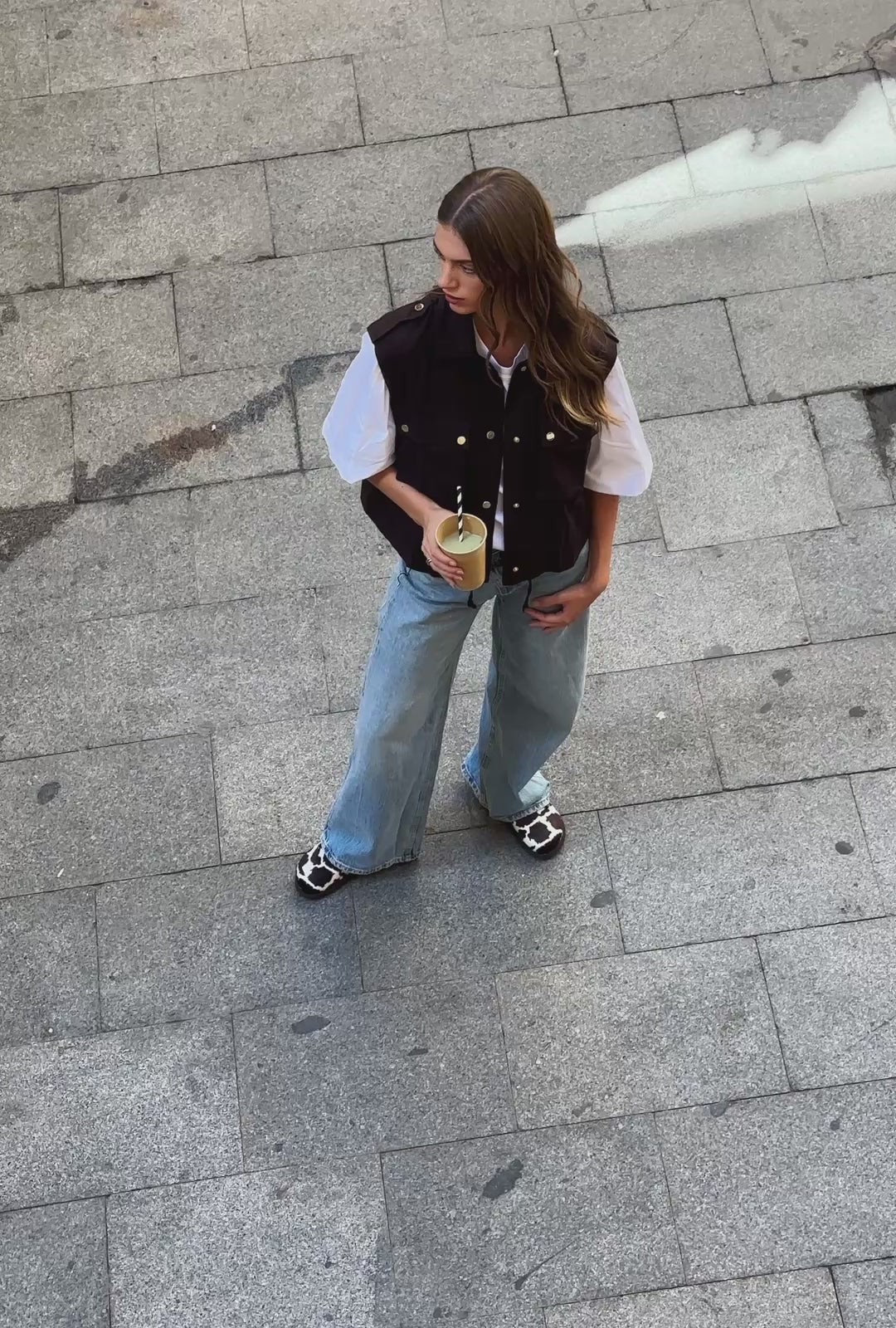 Carregar vídeo: Vibe Clog Cow