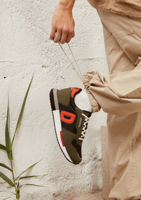 535 Kaki / Red