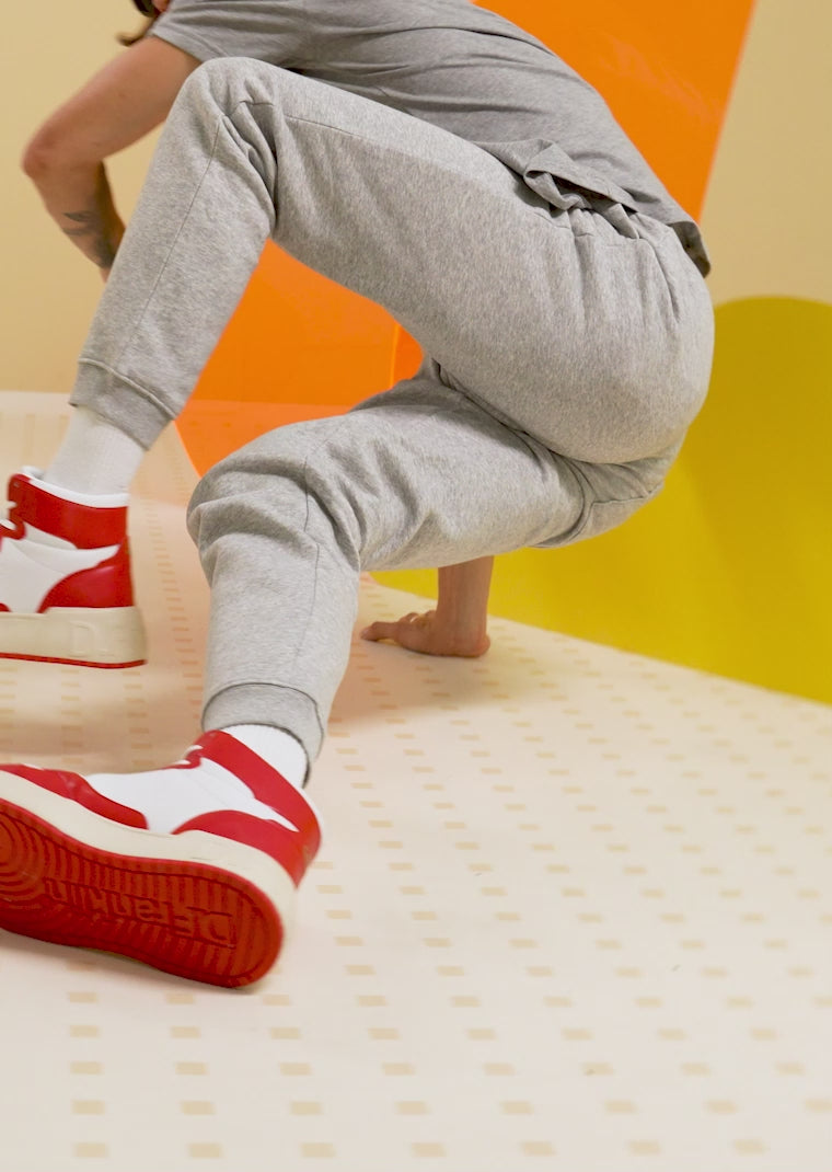 Carregar vídeo: High Court Basic Red / Red