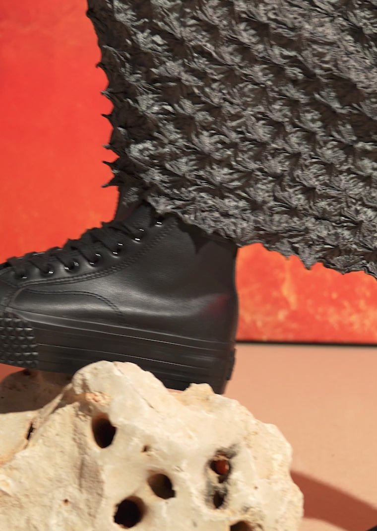 Carregar vídeo: Triple Med Black