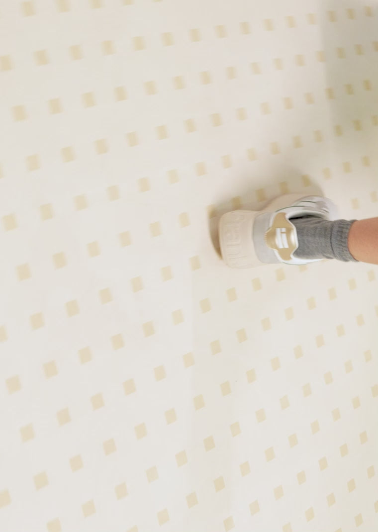 Carregar vídeo: Court Basic White / Gold