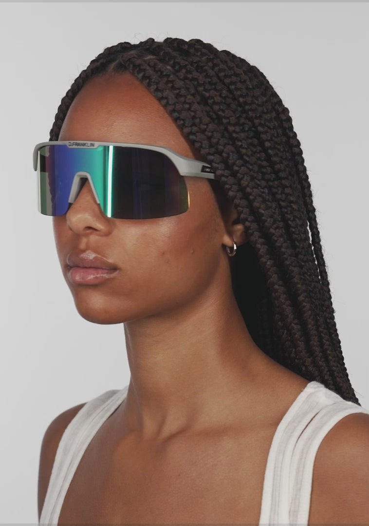 Carregar vídeo: Wind Fifty Cool Gray / Green