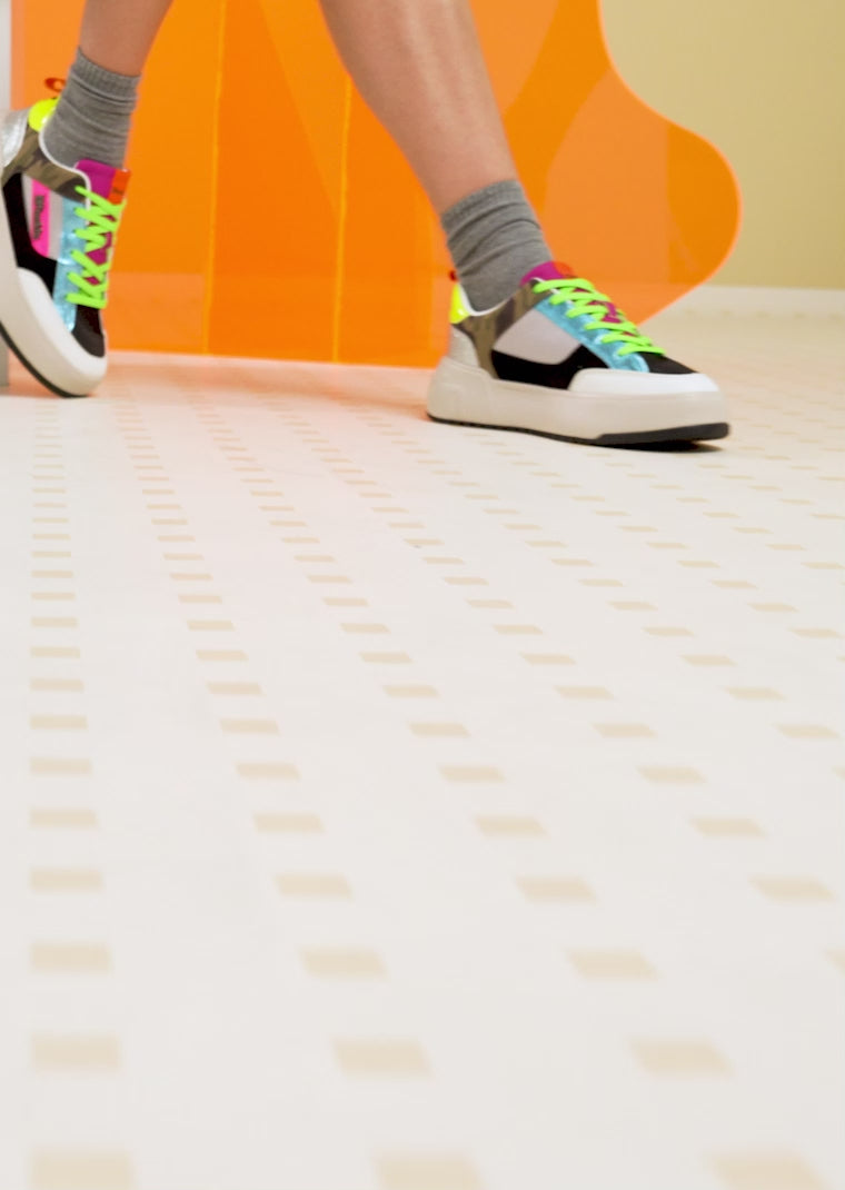 Carregar vídeo: Court Multi Camo