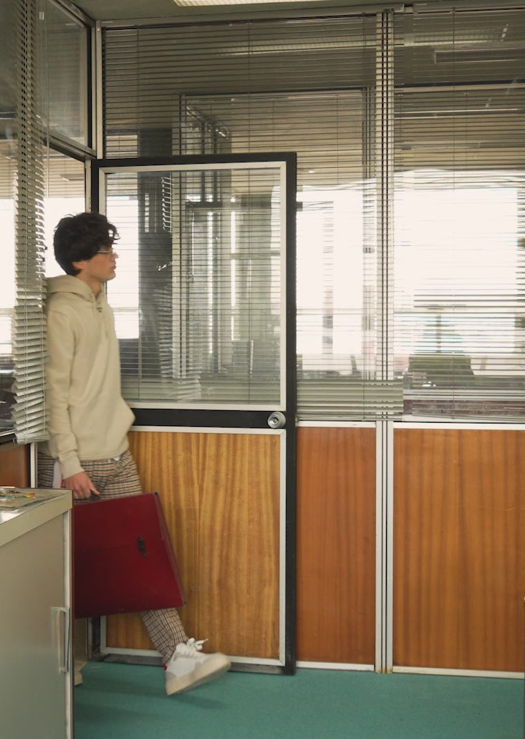 Carregar vídeo: Low Court Basic White / Red / Navy