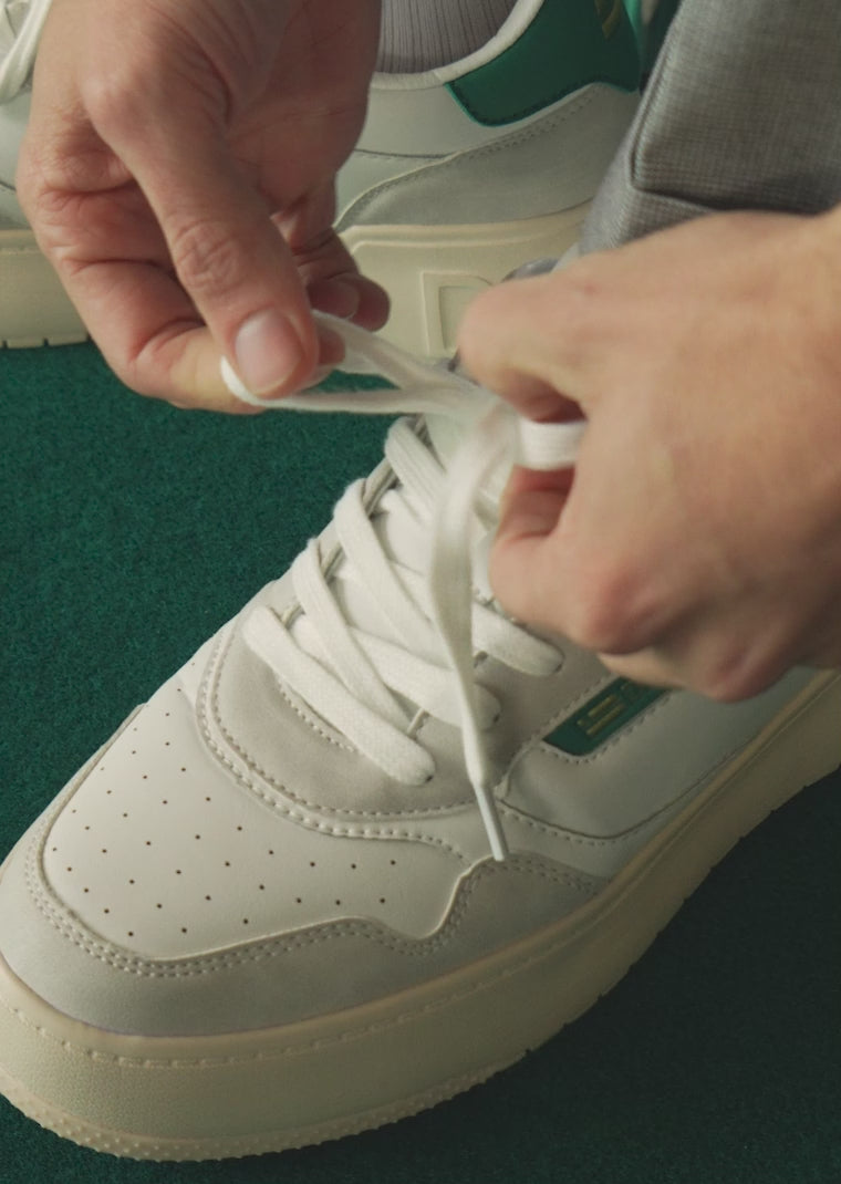 Carregar vídeo: Low Court Basic White / Green
